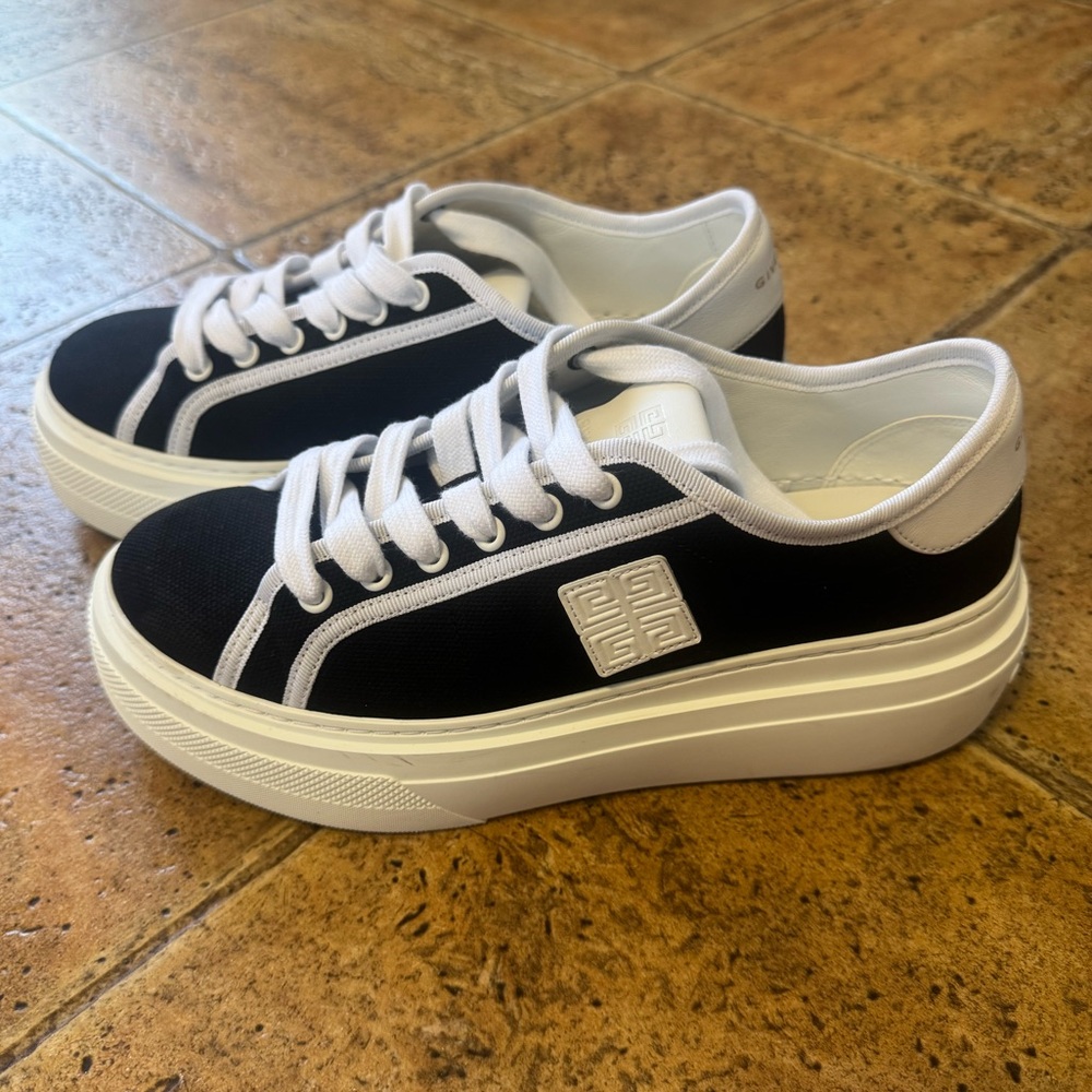 Givenchy City Platform Women Sneakers - Picture 3 of 13